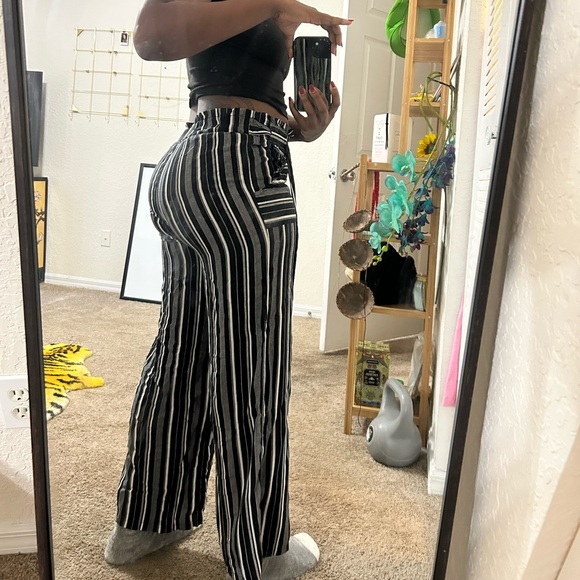 Drawstring pants - Picture 2 of 3